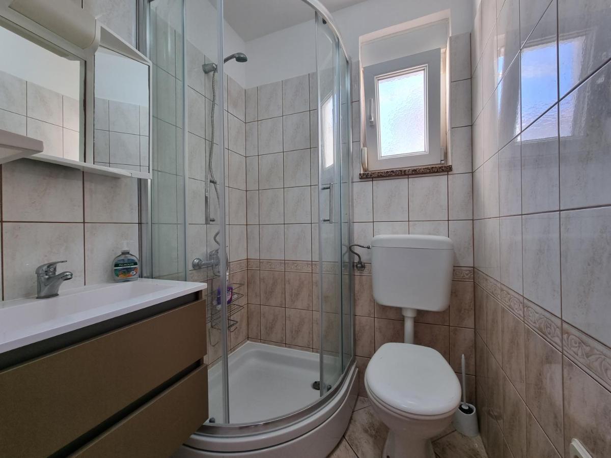 Apartment Aqua Near The City Beach Novalja Dış mekan fotoğraf